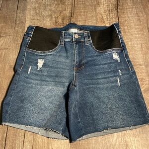 Maternity shorts